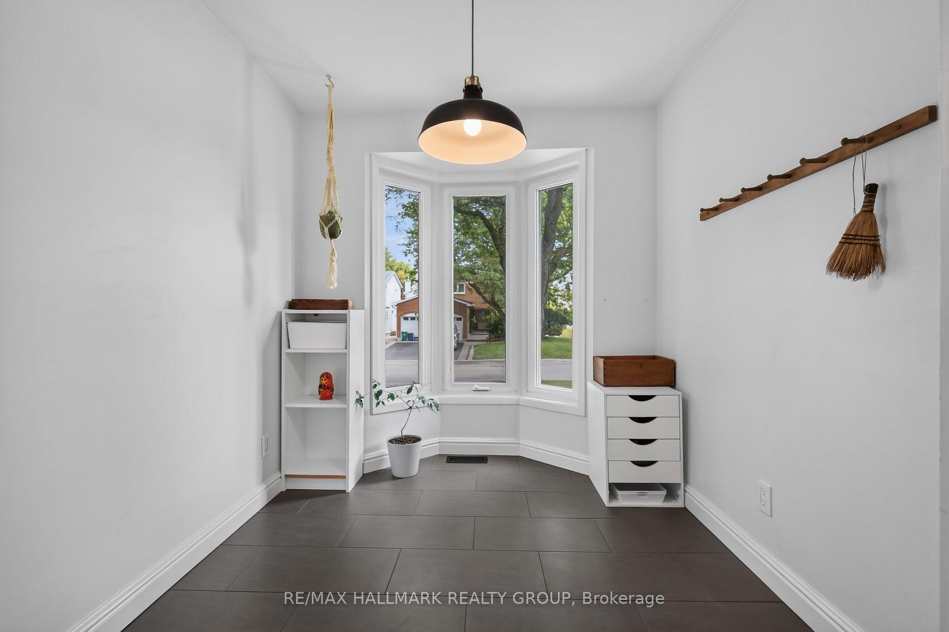Photo 20 of 6106 Meadowhill Crescent, Ottawa, Chapel Hill — HOMEH
