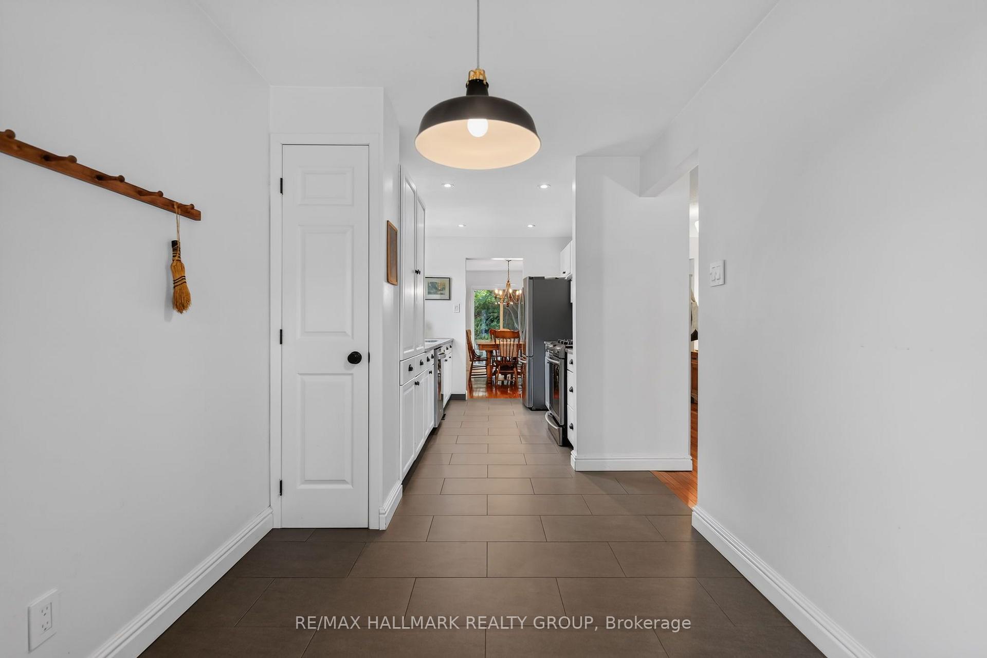 Photo 21 of 6106 Meadowhill Crescent, Ottawa, Chapel Hill — HOMEH