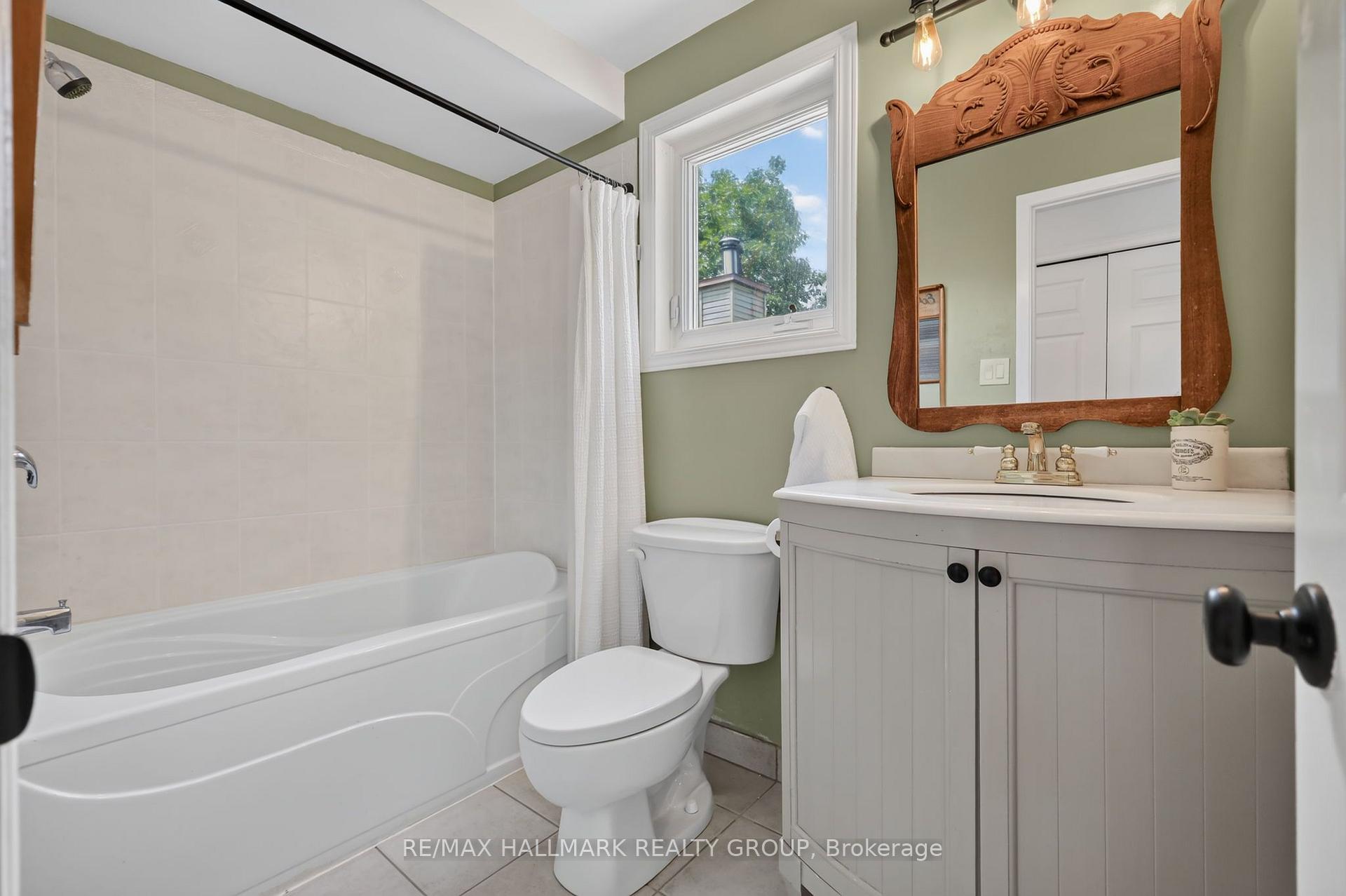 Photo 33 of 6106 Meadowhill Crescent, Ottawa, Chapel Hill — HOMEH