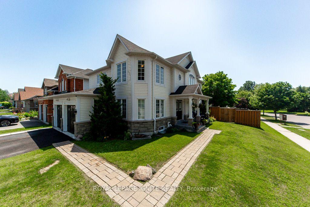 Photo 3 of 189 Dadson Drive, Clarington, Bowmanville — HOMEH