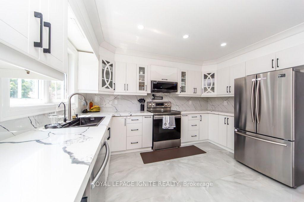 Photo 14 of 189 Dadson Drive, Clarington, Bowmanville — HOMEH