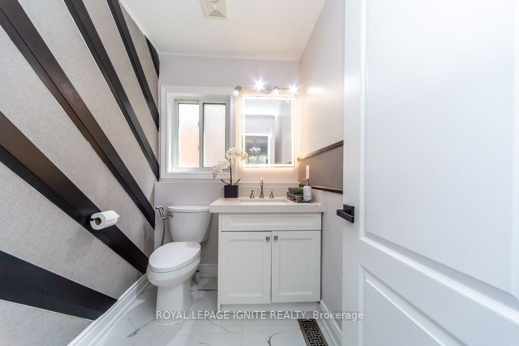 Photo 16 of 189 Dadson Drive, Clarington, Bowmanville — HOMEH