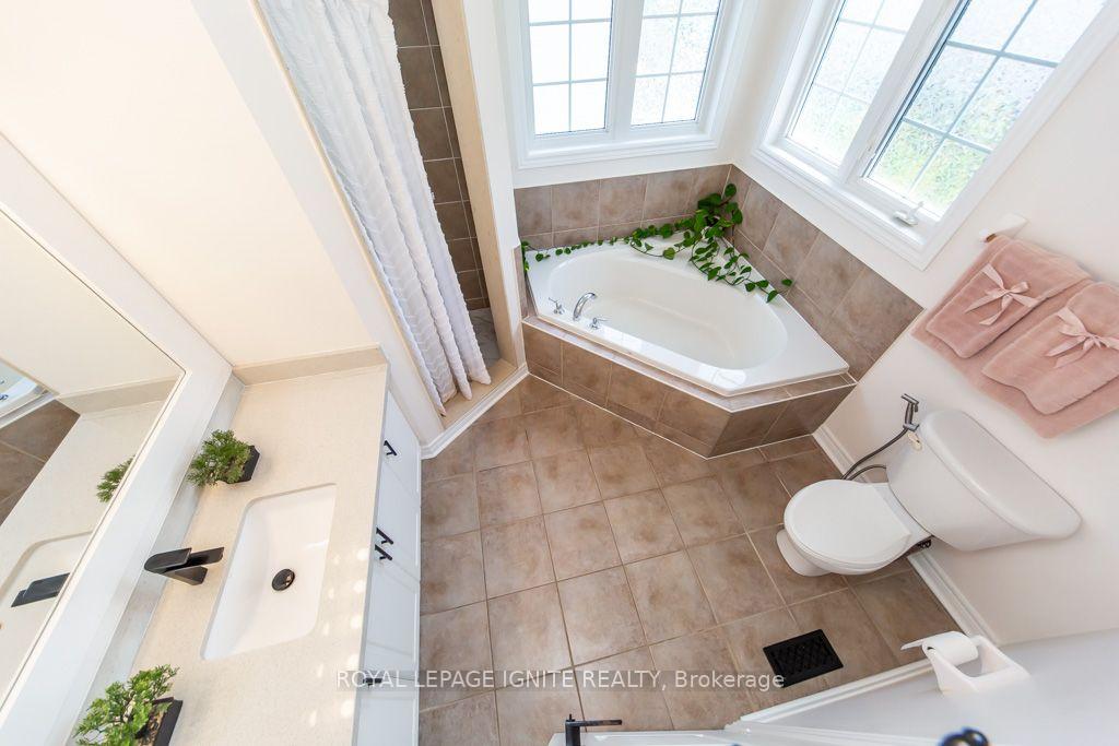 Photo 22 of 189 Dadson Drive, Clarington, Bowmanville — HOMEH