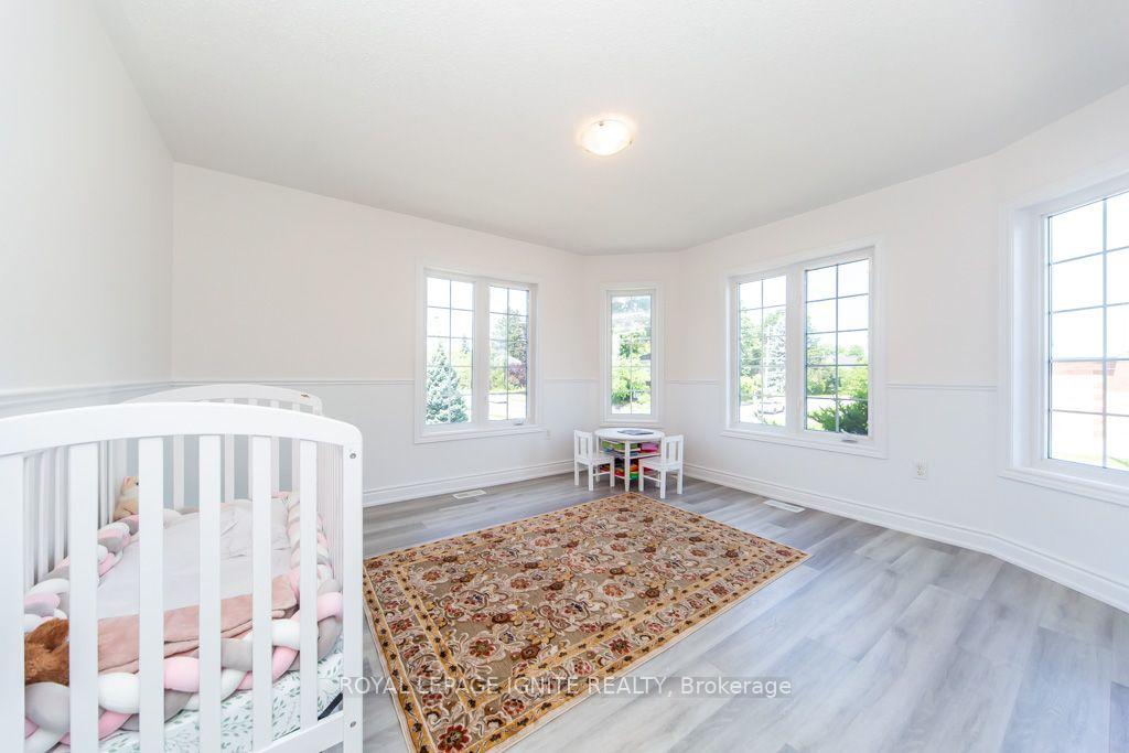 Photo 26 of 189 Dadson Drive, Clarington, Bowmanville — HOMEH