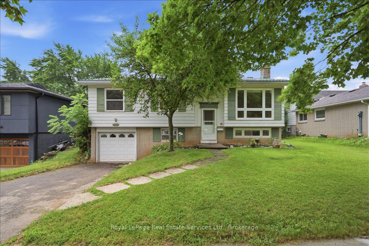 Front of 2373 Wyandotte Drive