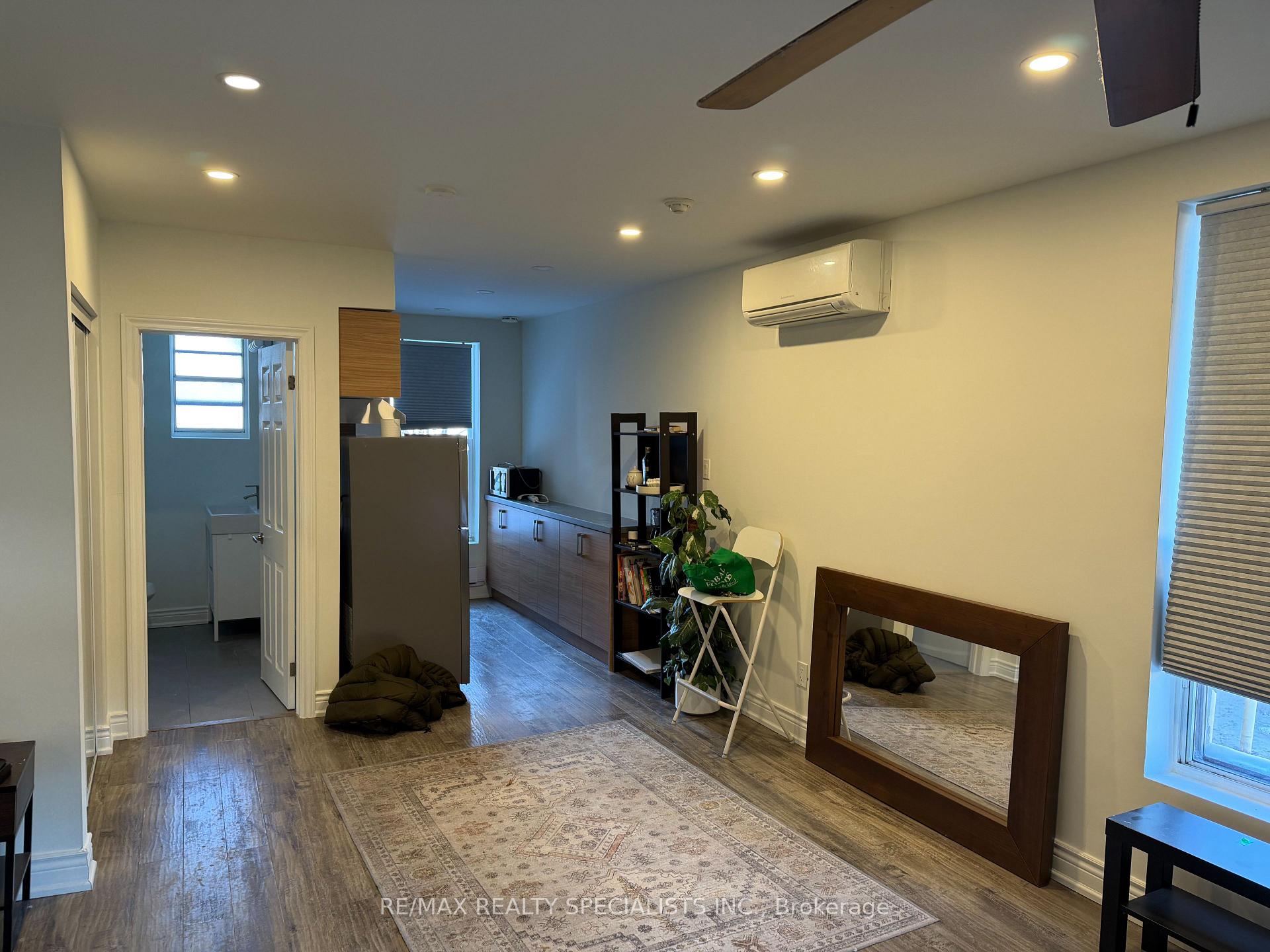 Photo 4 of Unit 1, 450 Bathurst Street, Toronto, Trinity-Bellwoods — HOMEH
