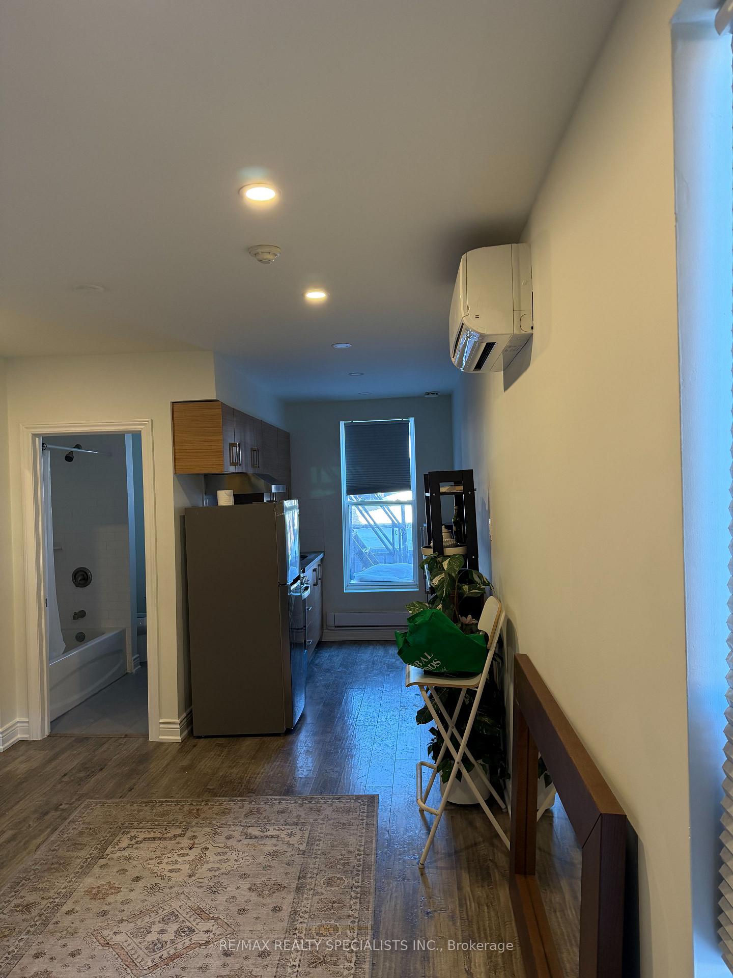 Photo 7 of Unit 1, 450 Bathurst Street, Toronto, Trinity-Bellwoods — HOMEH