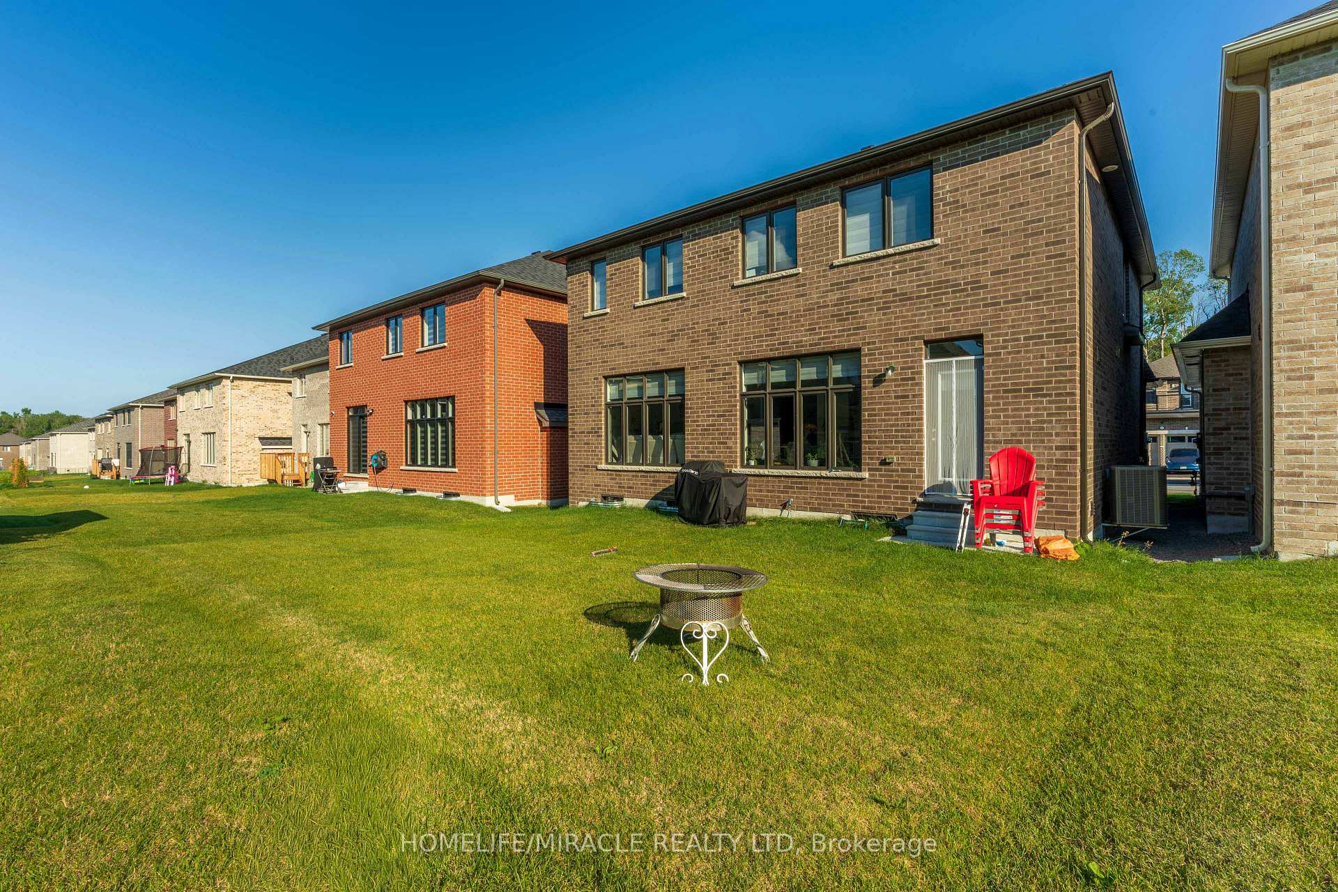 Photo 29 of 1429 Davis Loop, Innisfil, Lefroy — HOMEH