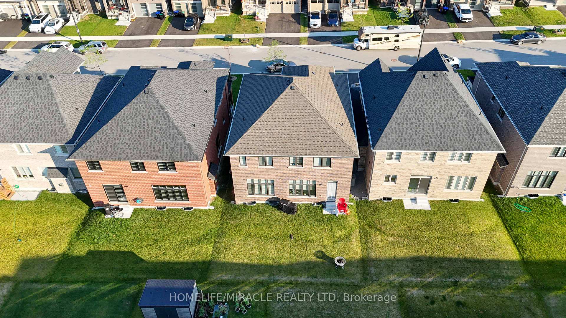 Photo 30 of 1429 Davis Loop, Innisfil, Lefroy — HOMEH