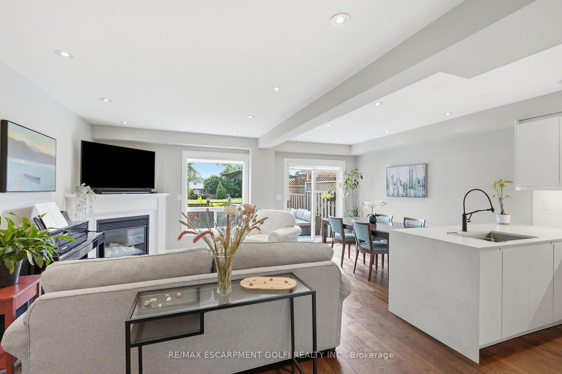 Photo 7 of Unit 30, 2871 Darien Road, Burlington, Brant — HOMEH