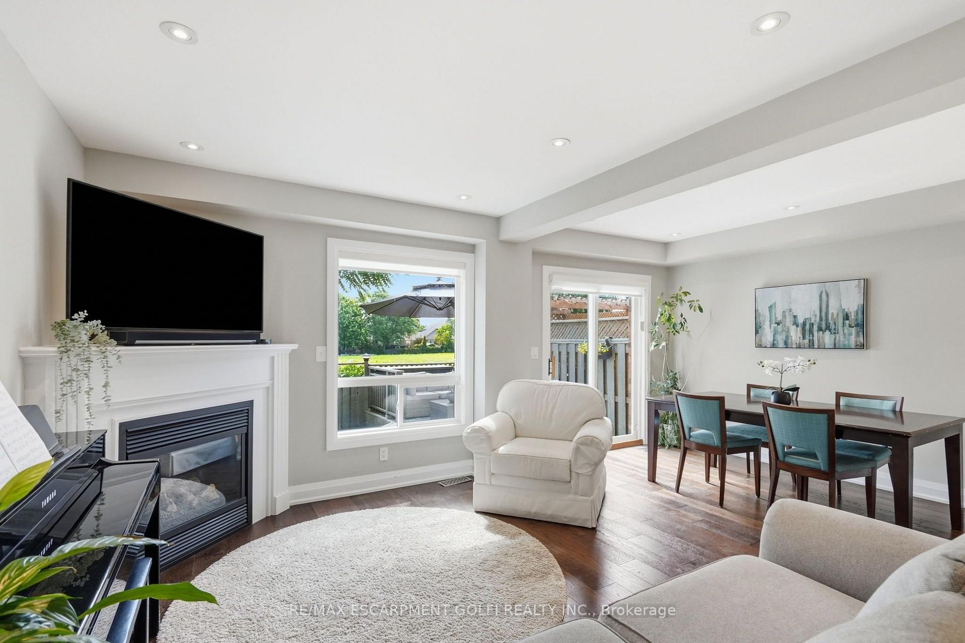 Photo 8 of Unit 30, 2871 Darien Road, Burlington, Brant — HOMEH