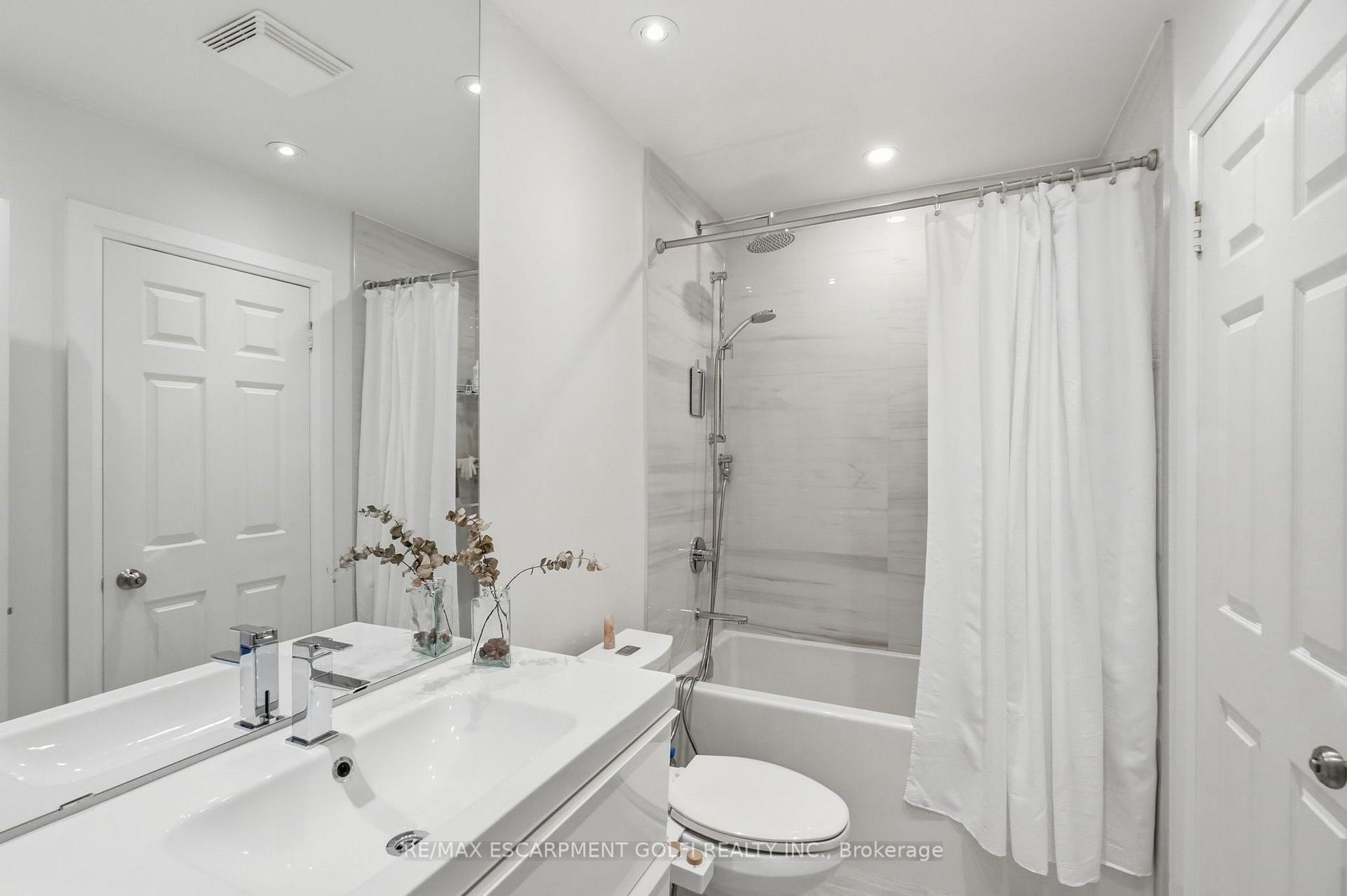 Photo 25 of Unit 30, 2871 Darien Road, Burlington, Brant — HOMEH