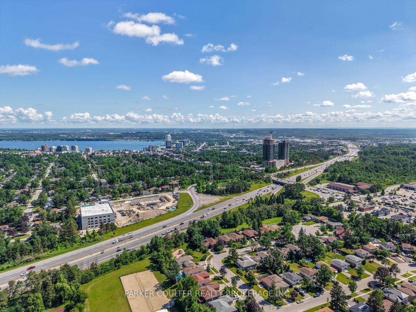 Photo 56 of 54 Ferris Lane, Barrie, Cundles East — HOMEH