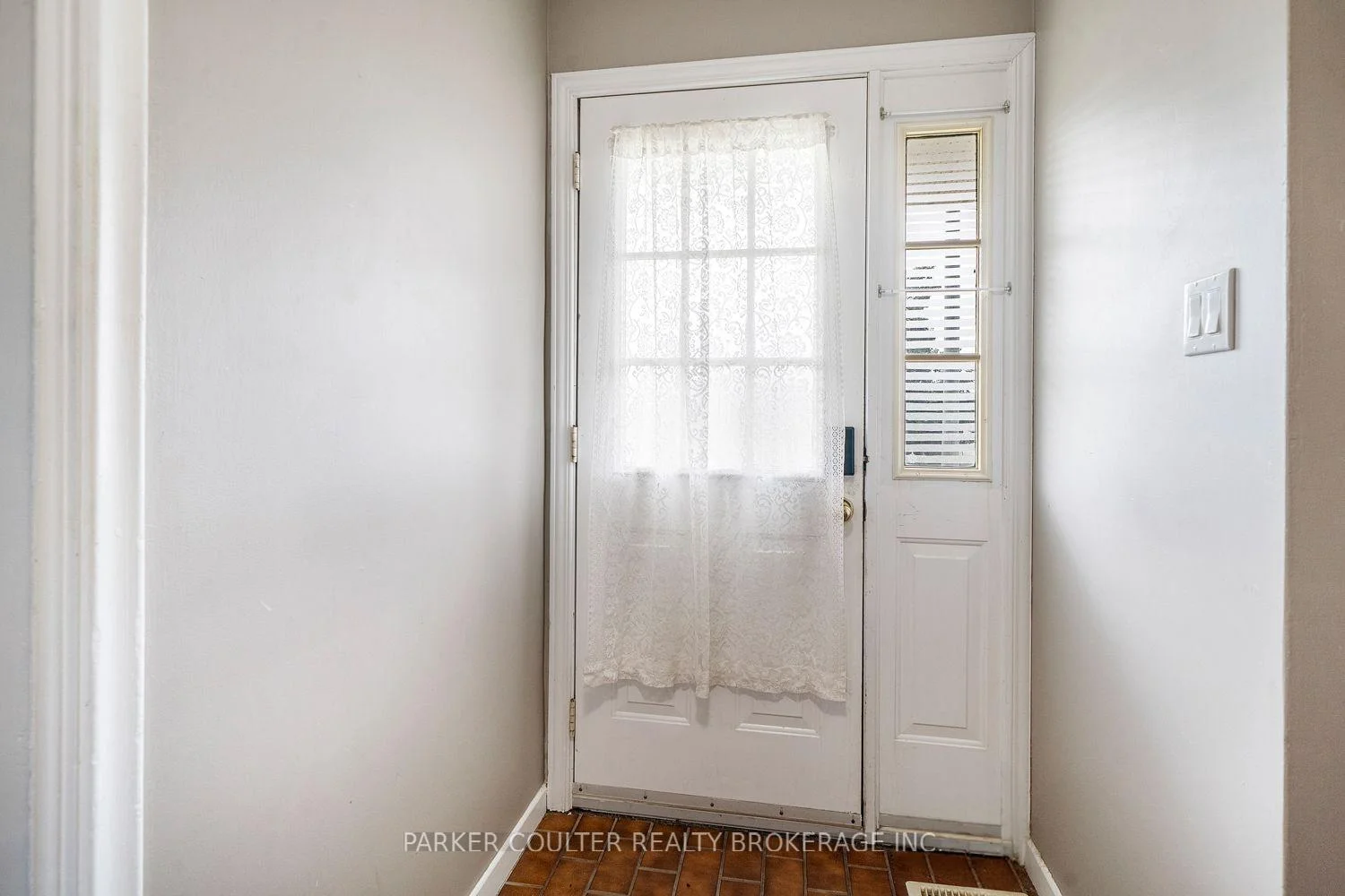Photo 6 of 54 Ferris Lane, Barrie, Cundles East — HOMEH