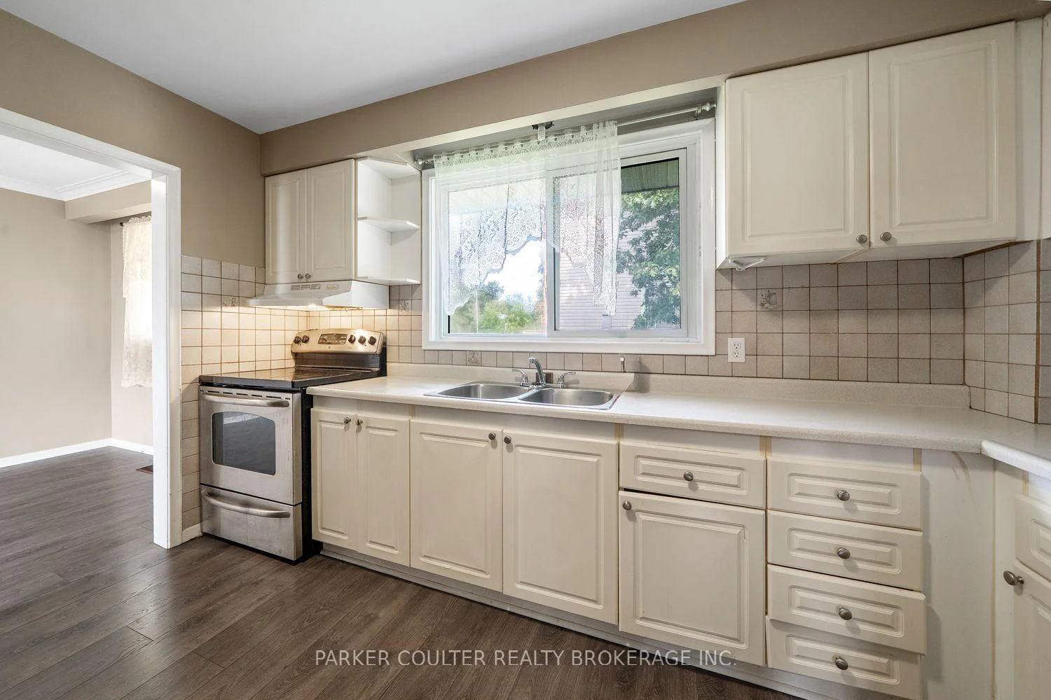 Photo 18 of 54 Ferris Lane, Barrie, Cundles East — HOMEH