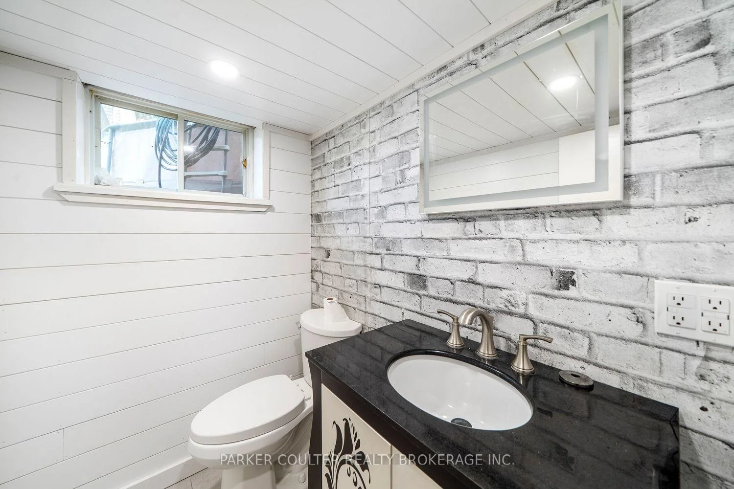 Photo 40 of 54 Ferris Lane, Barrie, Cundles East — HOMEH