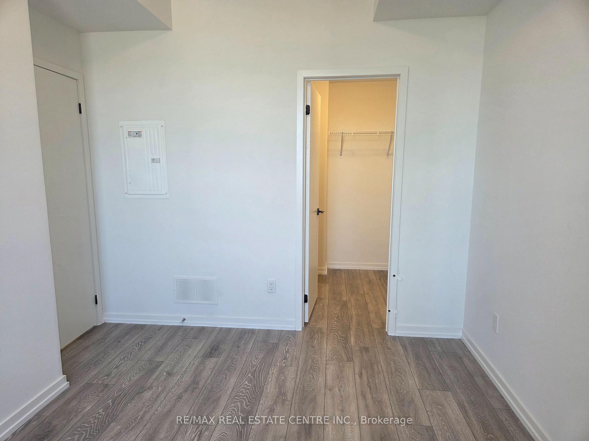 Photo 3 of Unit 7, 16 Lytham Green Circle, Newmarket, Glenway Estates — HOMEH