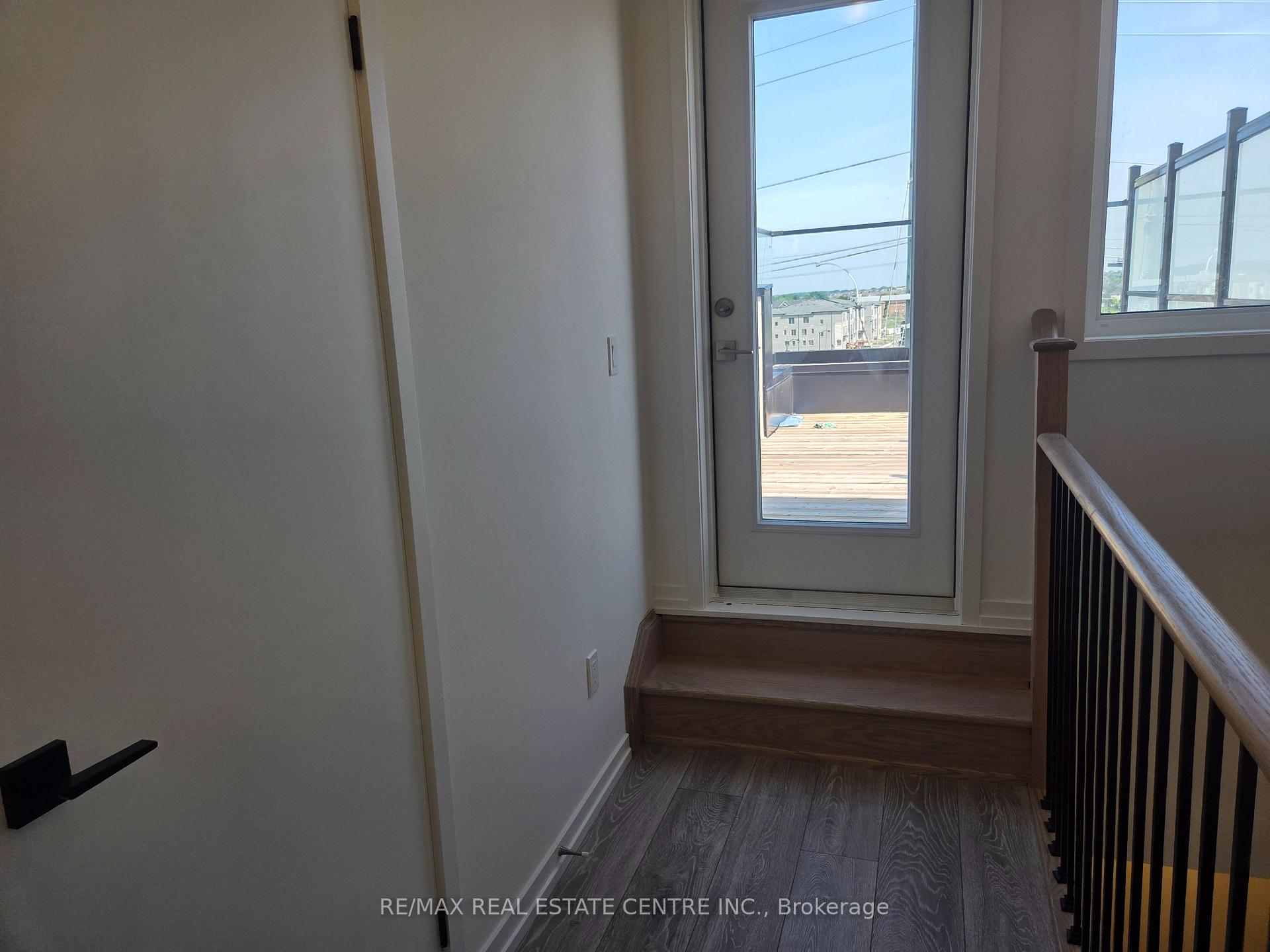 Photo 5 of Unit 7, 16 Lytham Green Circle, Newmarket, Glenway Estates — HOMEH