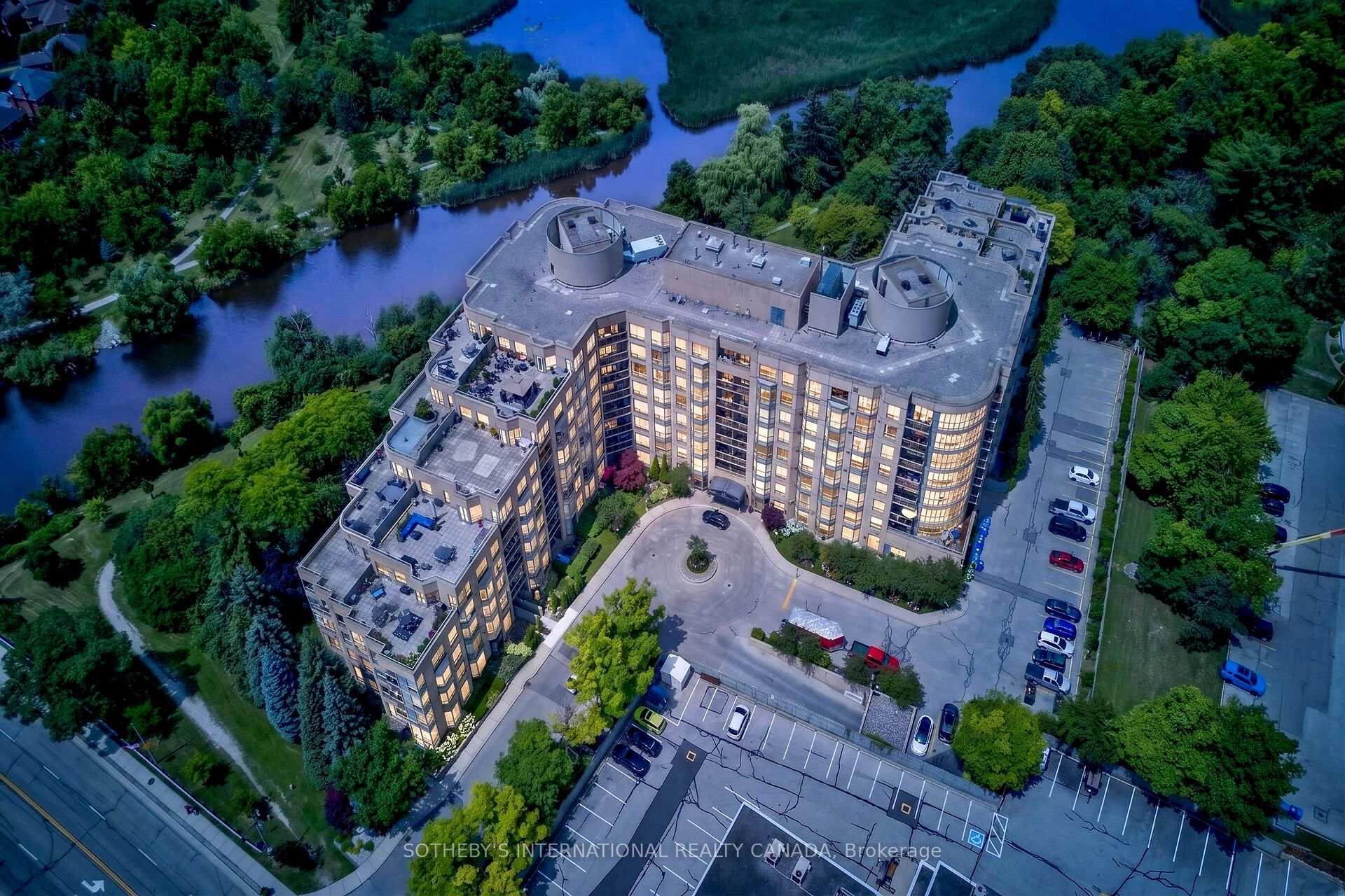 Front of Unit 705, 2511 Lakeshore Road W