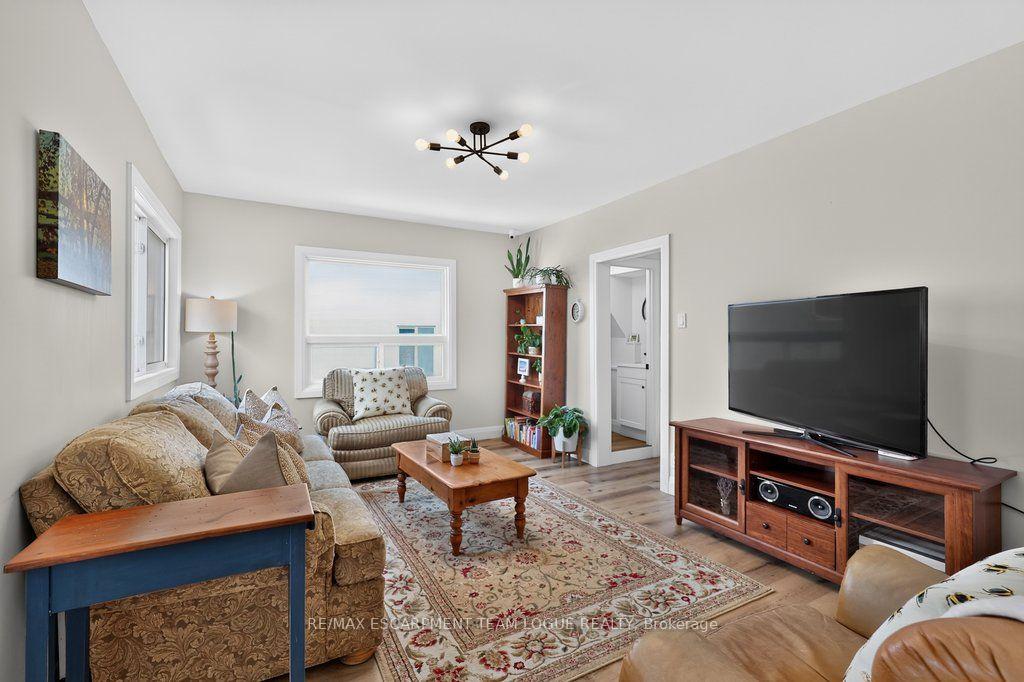 Photo 8 of 37 Thorold Road, Welland, Prince Charles — HOMEH