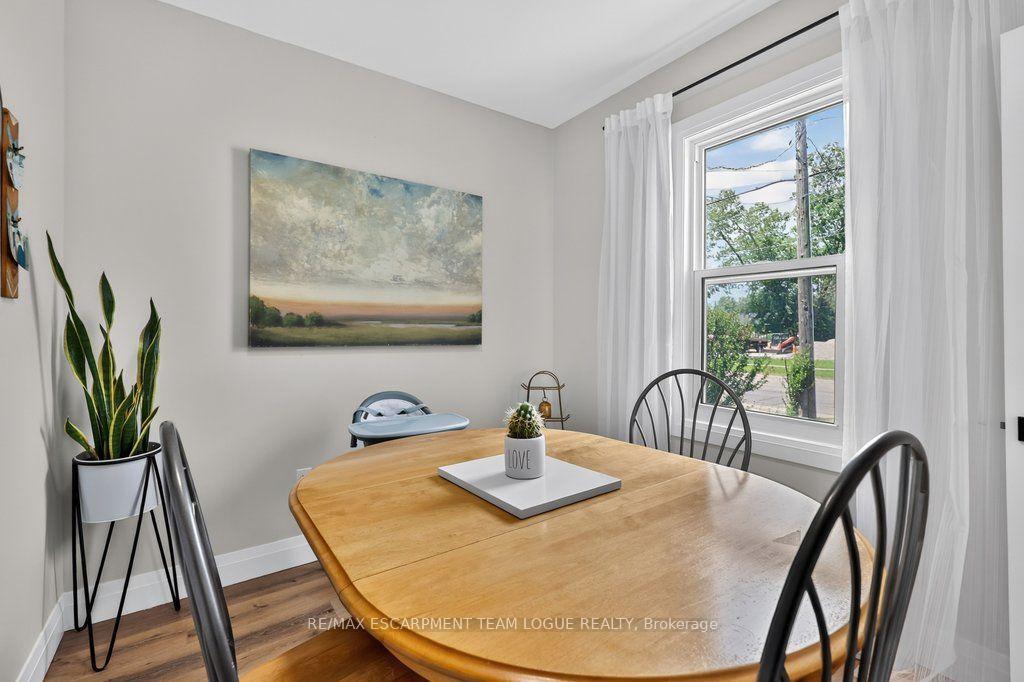 Photo 13 of 37 Thorold Road, Welland, Prince Charles — HOMEH