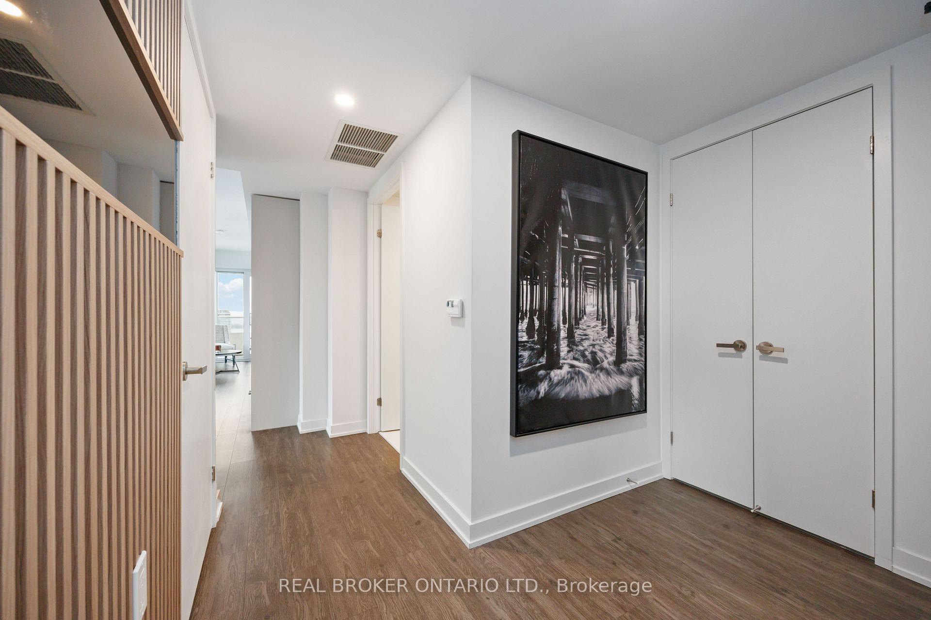 Photo 4 of 88 queen Street, Toronto, Church-Yonge Corridor — HOMEH