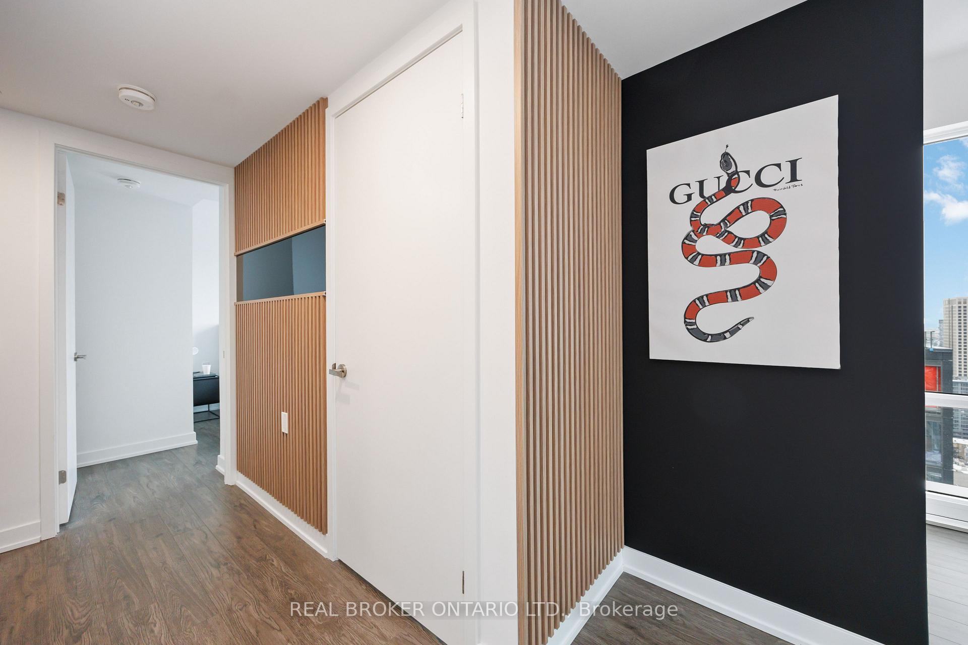 Photo 5 of 88 queen Street, Toronto, Church-Yonge Corridor — HOMEH