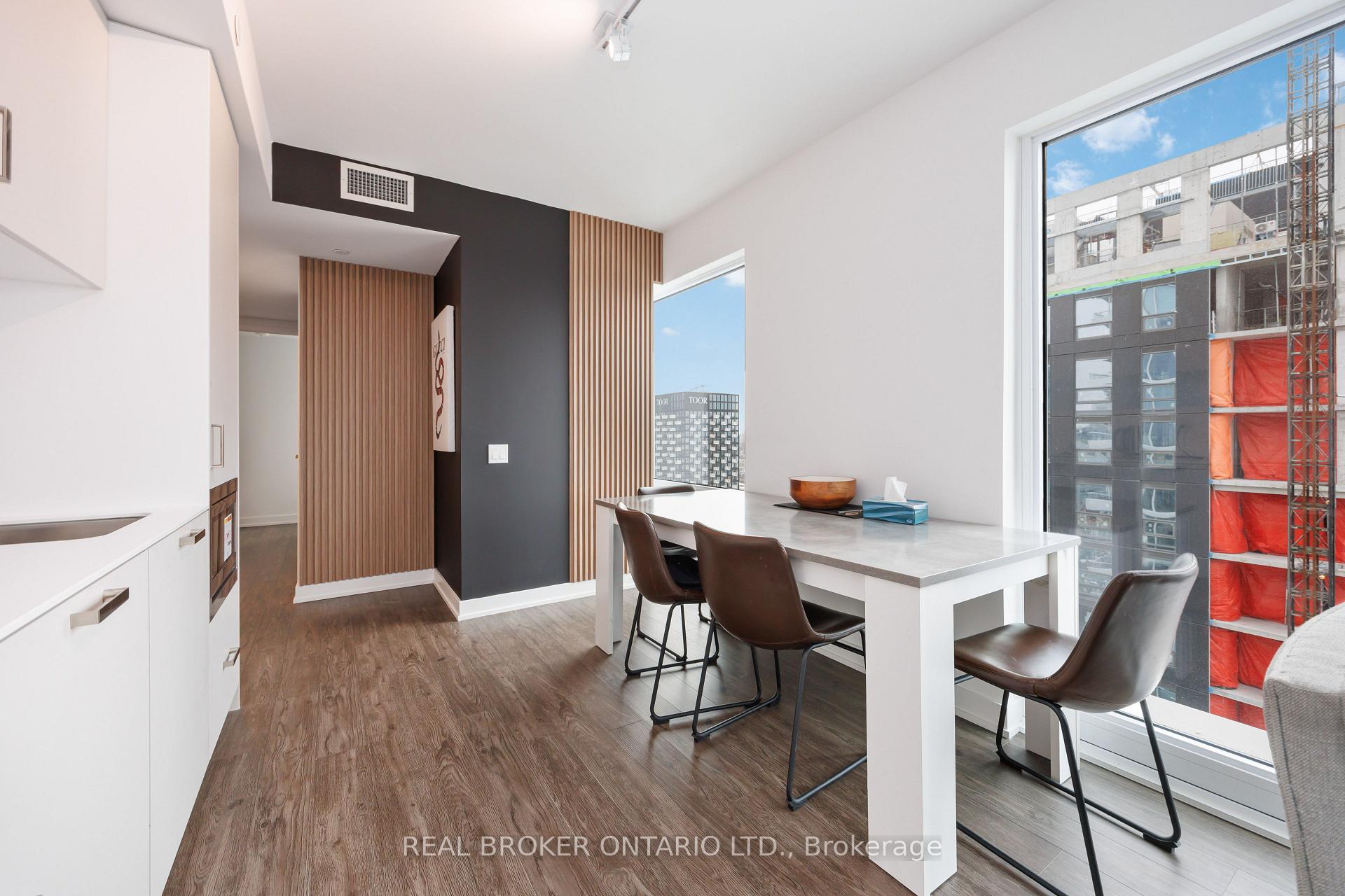 Photo 6 of 88 queen Street, Toronto, Church-Yonge Corridor — HOMEH