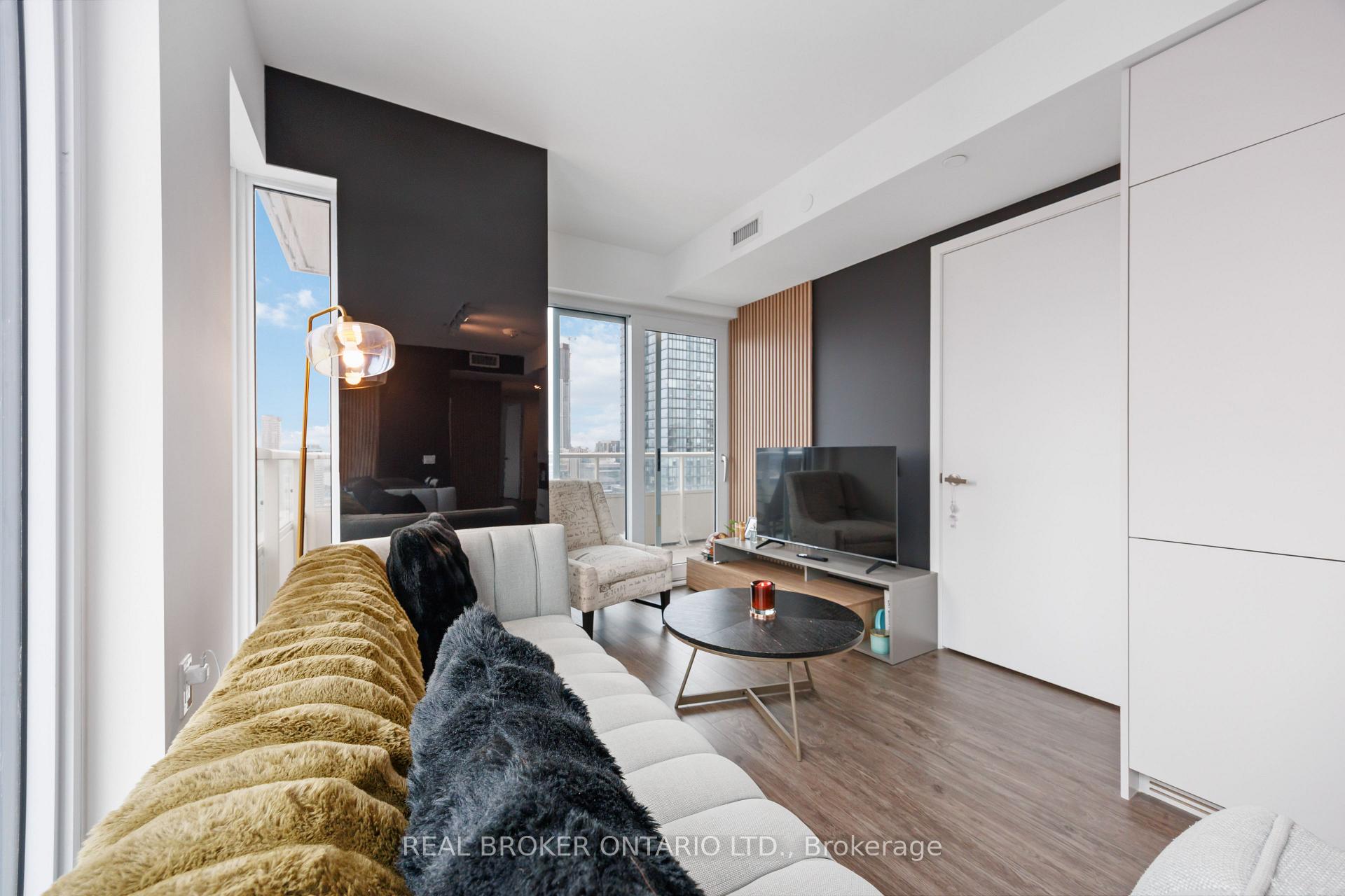 Photo 7 of 88 queen Street, Toronto, Church-Yonge Corridor — HOMEH