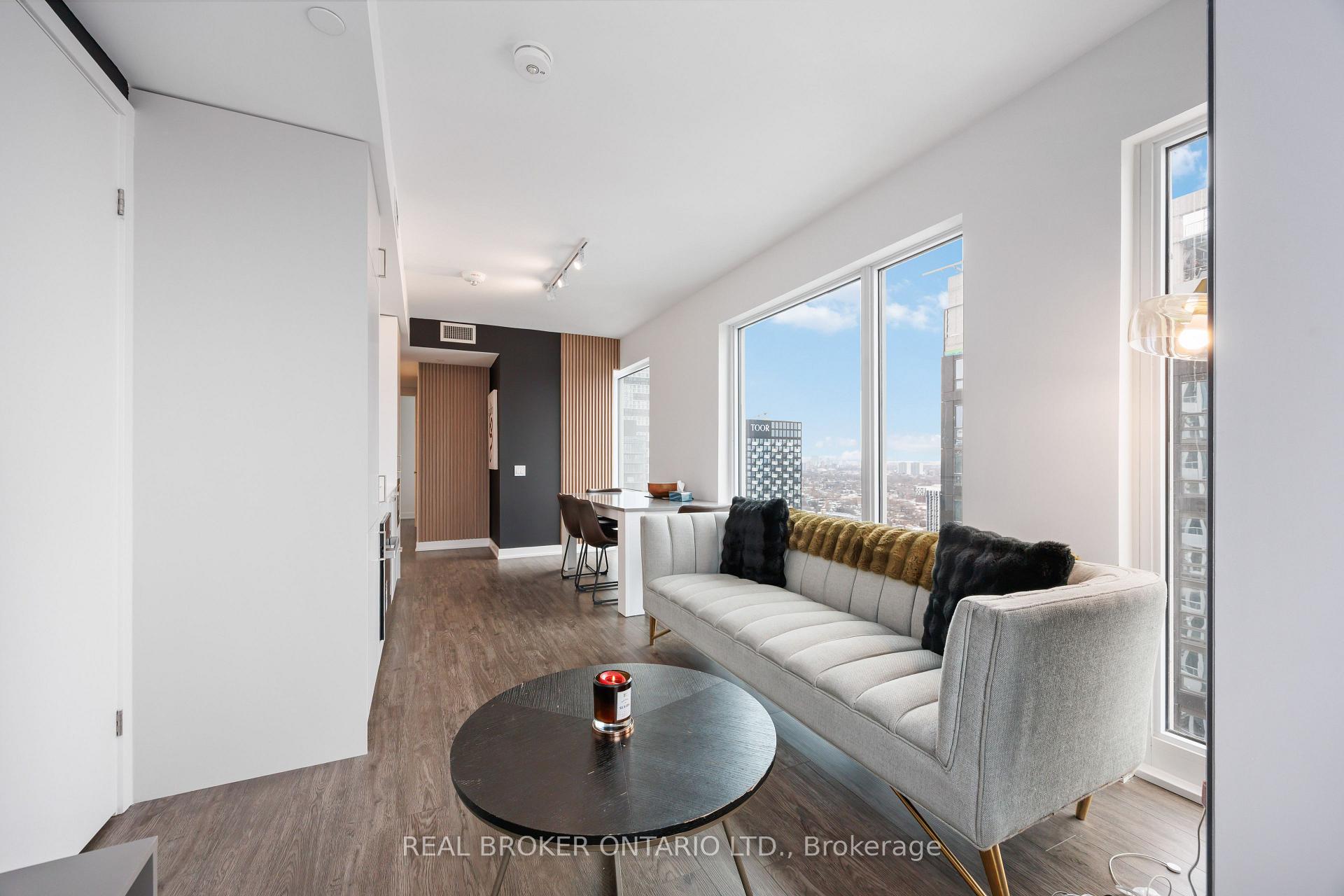Photo 8 of 88 queen Street, Toronto, Church-Yonge Corridor — HOMEH