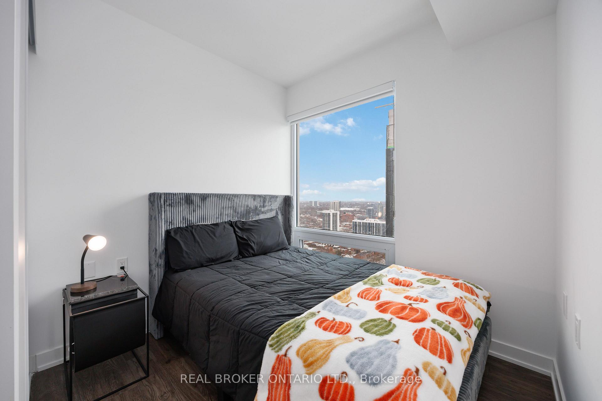 Photo 13 of 88 queen Street, Toronto, Church-Yonge Corridor — HOMEH