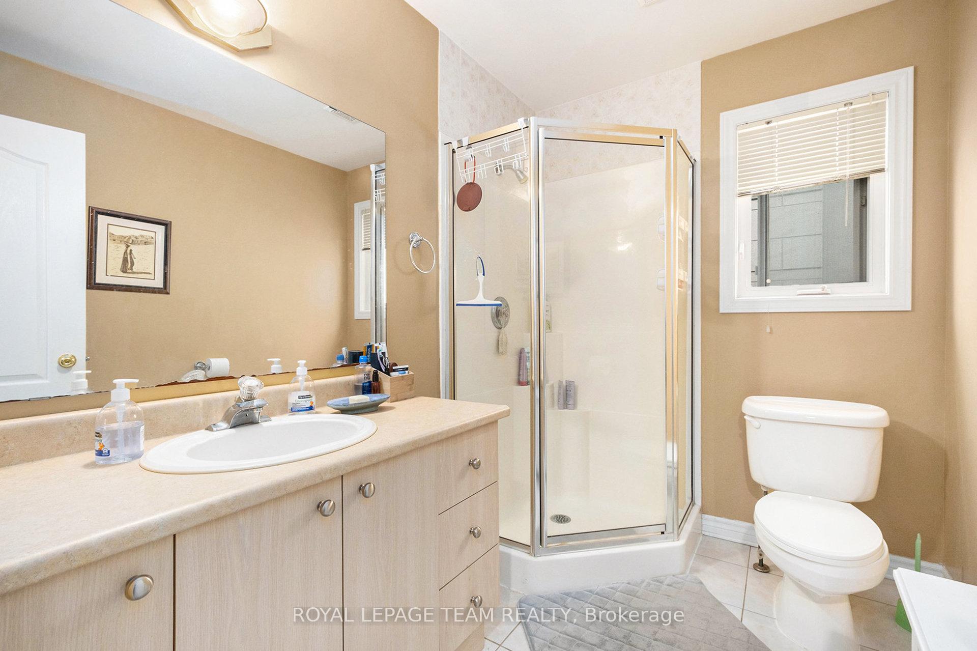 Photo 7 of 121 Drummond Street, Ottawa, Ottawa East — HOMEH