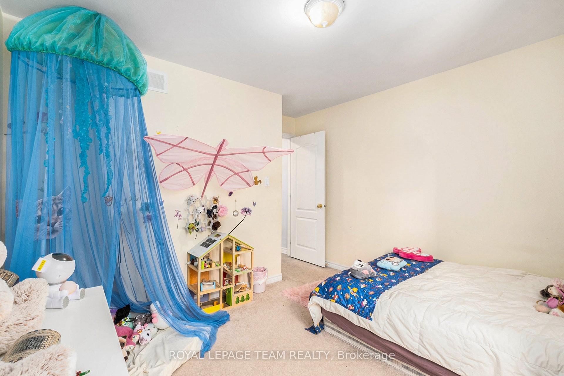 Photo 20 of 121 Drummond Street, Ottawa, Ottawa East — HOMEH