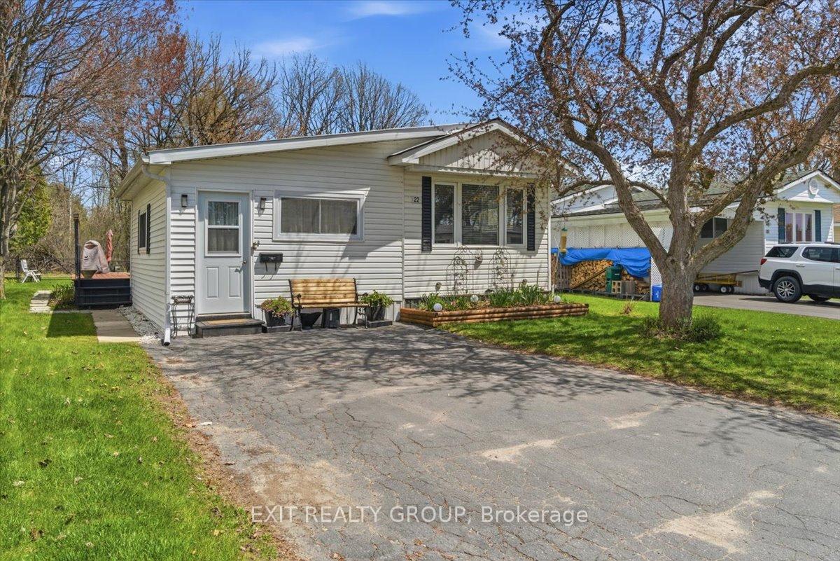 Photo 3 of 22 Linden Boulevard, Quinte West, Sidney Ward — HOMEH