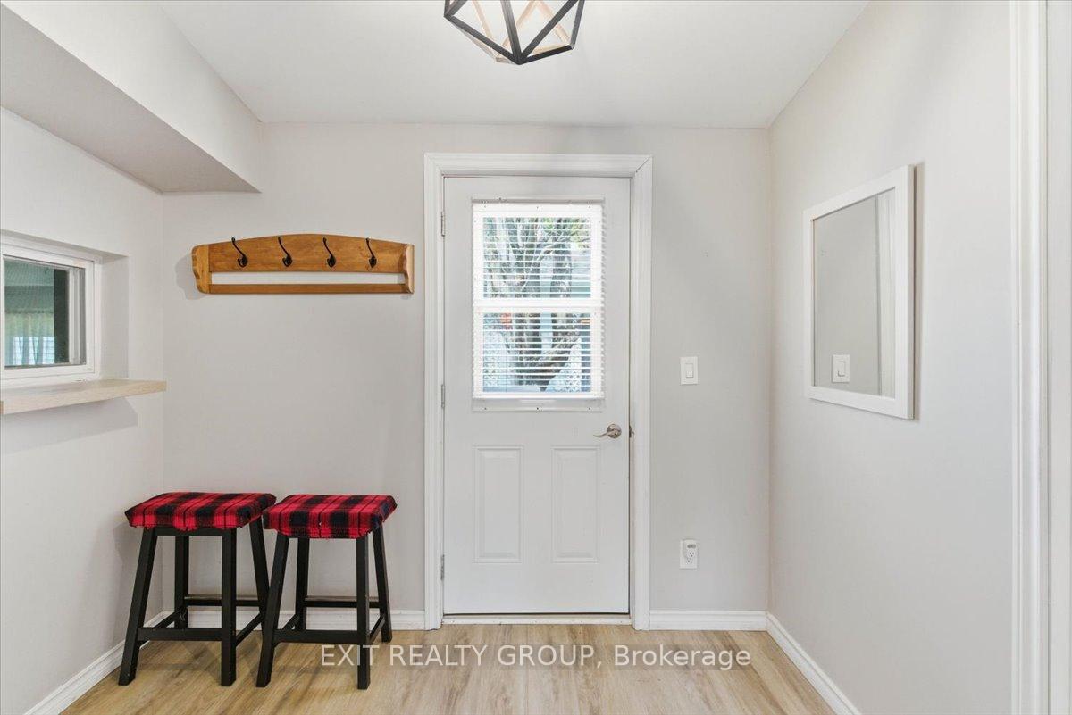 Photo 4 of 22 Linden Boulevard, Quinte West, Sidney Ward — HOMEH