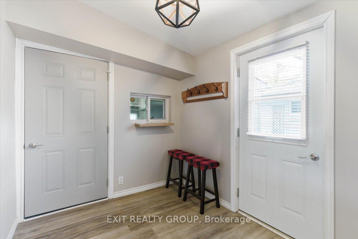 Photo 5 of 22 Linden Boulevard, Quinte West, Sidney Ward — HOMEH