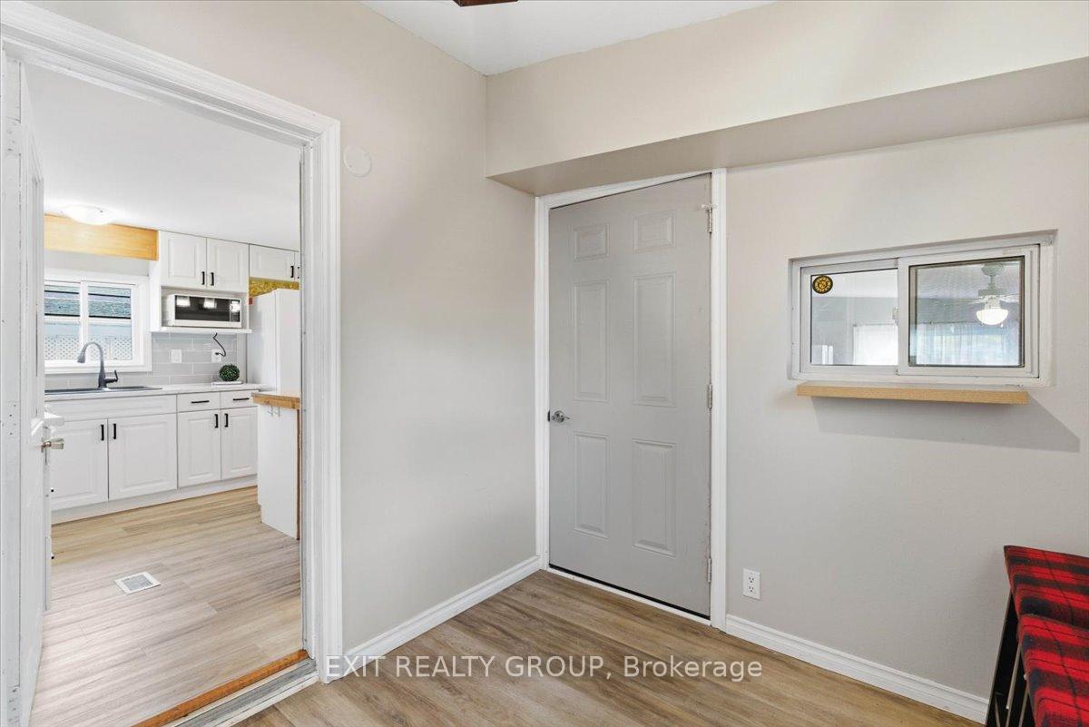 Photo 6 of 22 Linden Boulevard, Quinte West, Sidney Ward — HOMEH