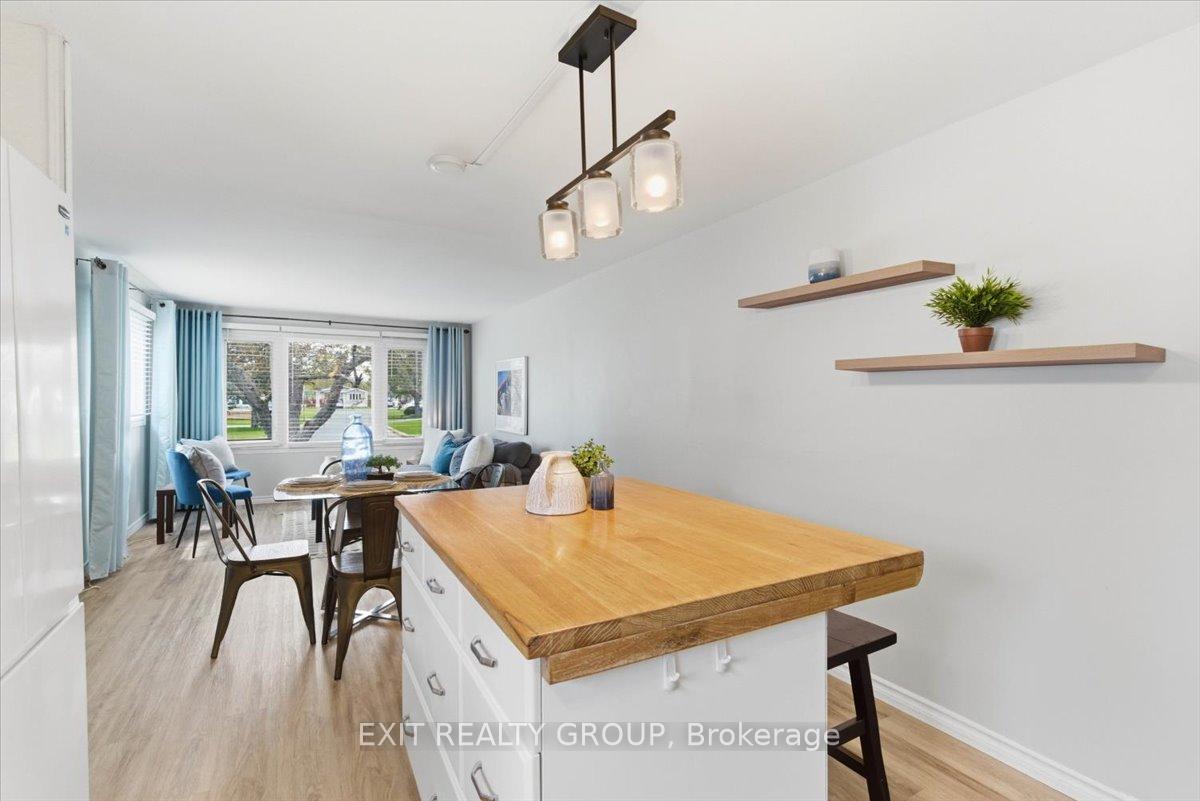 Photo 12 of 22 Linden Boulevard, Quinte West, Sidney Ward — HOMEH