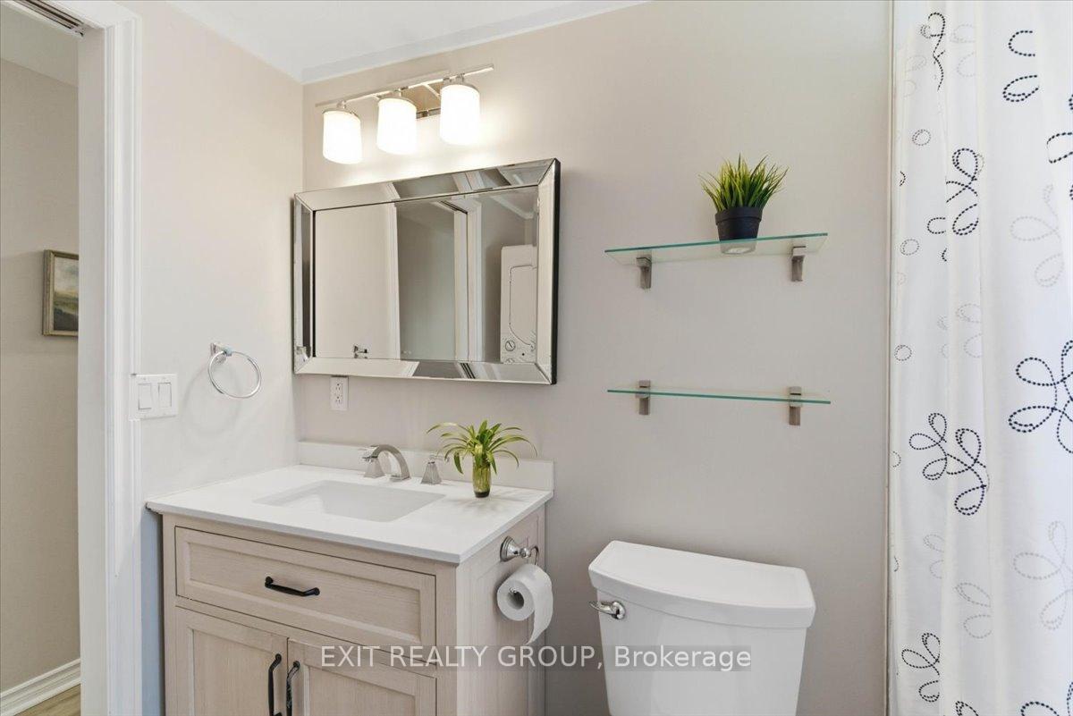 Photo 19 of 22 Linden Boulevard, Quinte West, Sidney Ward — HOMEH