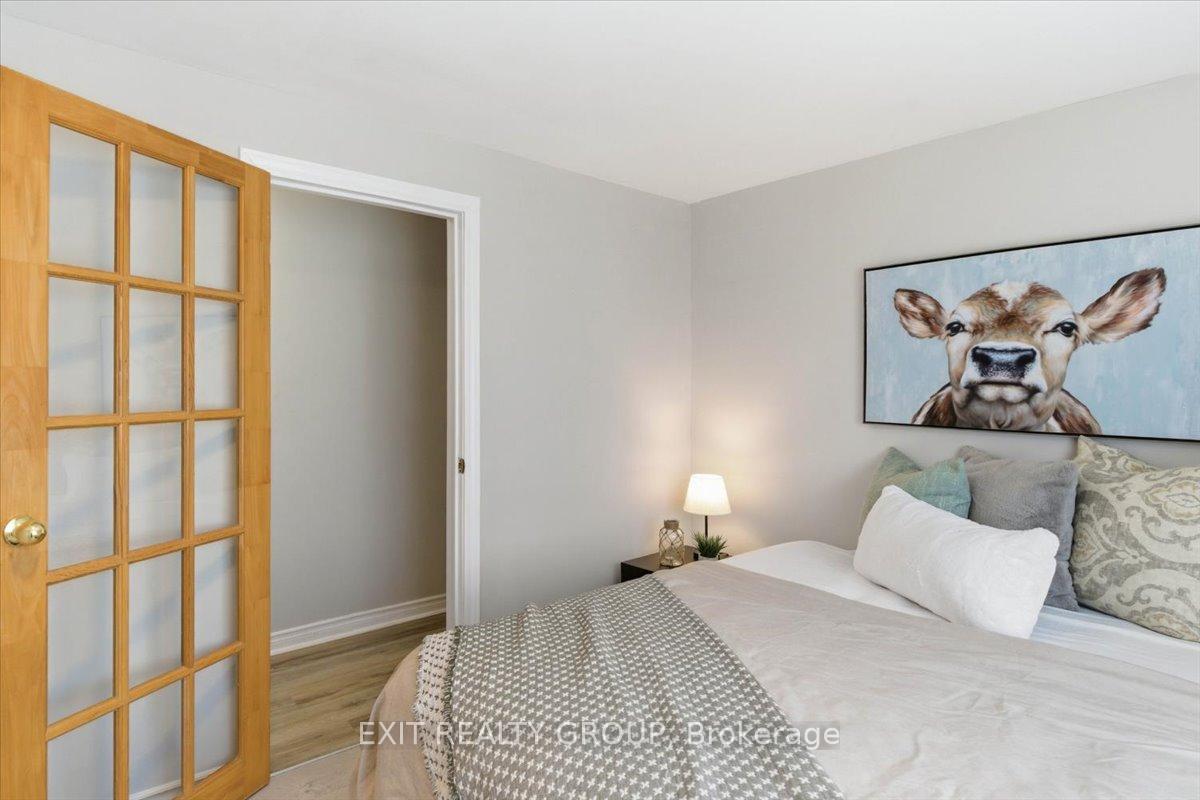 Photo 23 of 22 Linden Boulevard, Quinte West, Sidney Ward — HOMEH