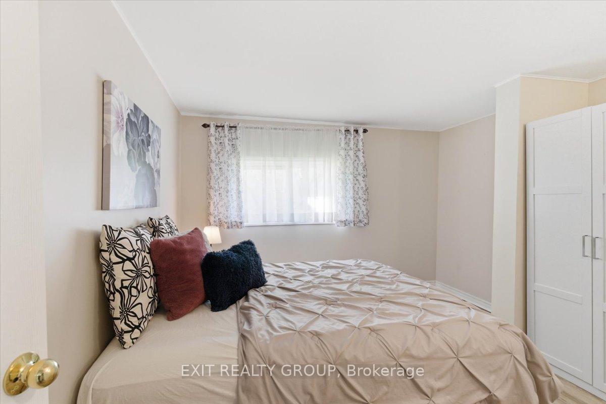 Photo 27 of 22 Linden Boulevard, Quinte West, Sidney Ward — HOMEH