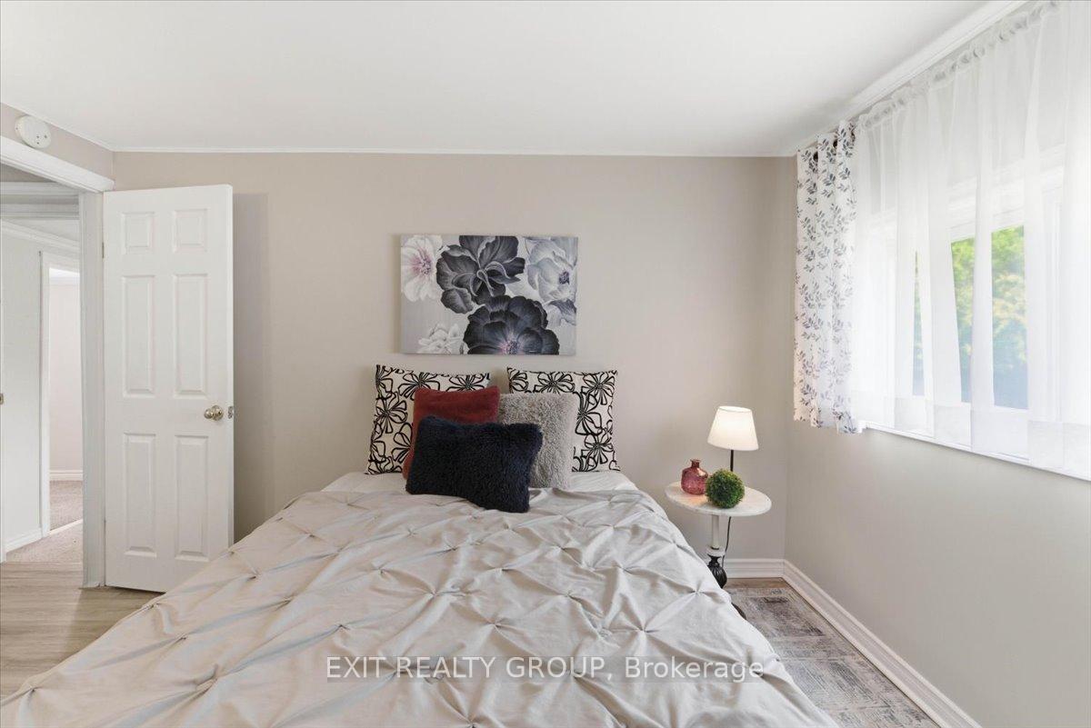 Photo 28 of 22 Linden Boulevard, Quinte West, Sidney Ward — HOMEH