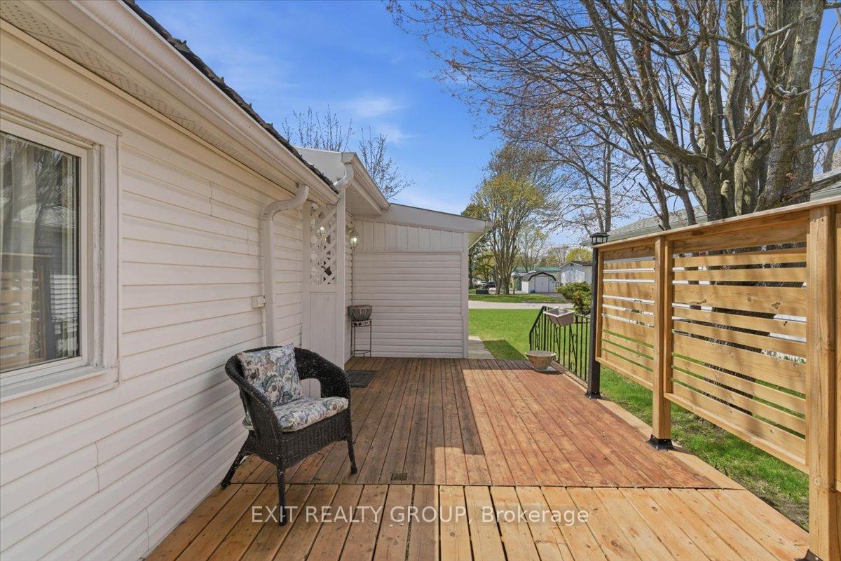 Photo 37 of 22 Linden Boulevard, Quinte West, Sidney Ward — HOMEH