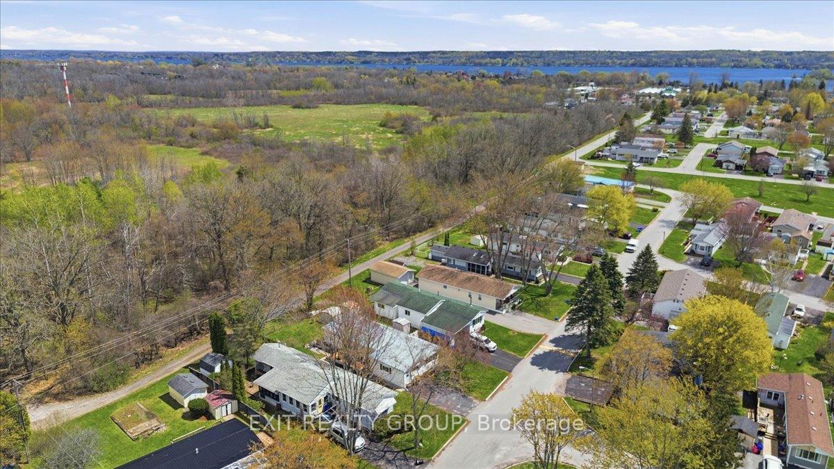 Photo 42 of 22 Linden Boulevard, Quinte West, Sidney Ward — HOMEH