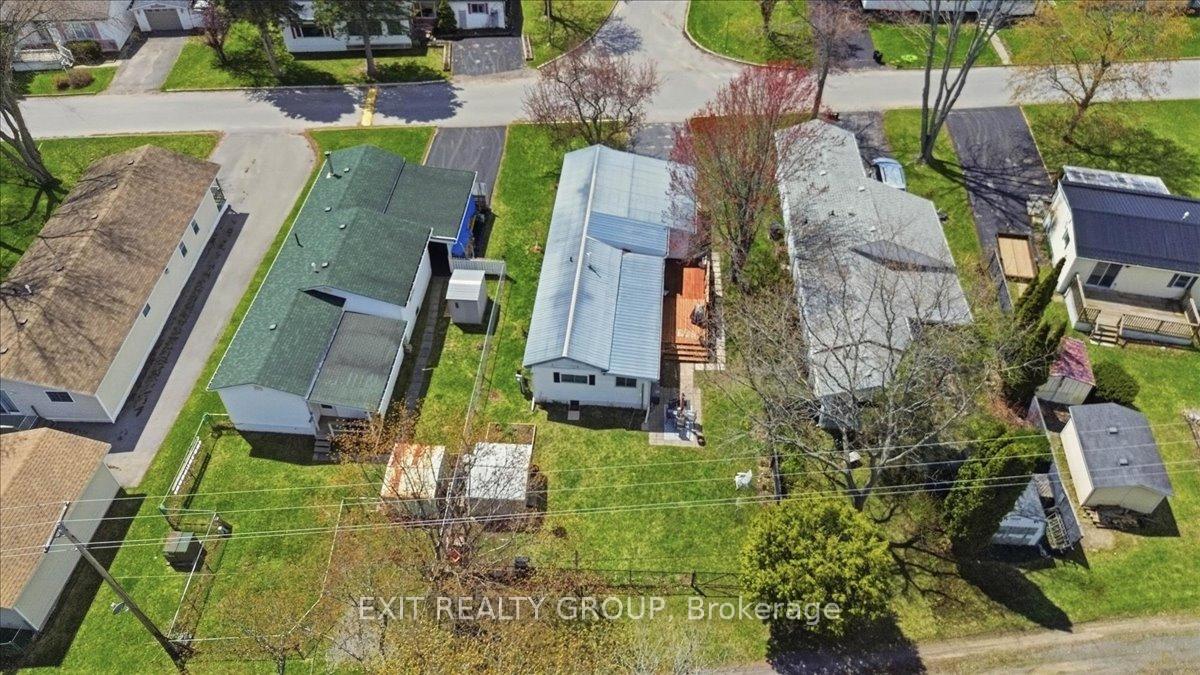 Photo 45 of 22 Linden Boulevard, Quinte West, Sidney Ward — HOMEH
