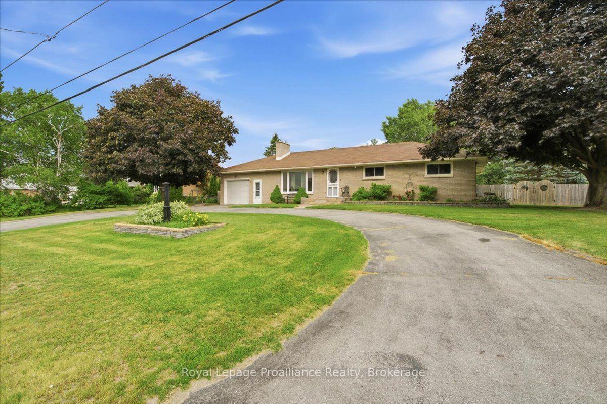 Photo 2 of 178 Riverside Parkway, Quinte West, Sidney Ward — HOMEH