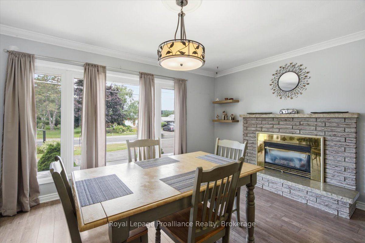 Photo 10 of 178 Riverside Parkway, Quinte West, Sidney Ward — HOMEH