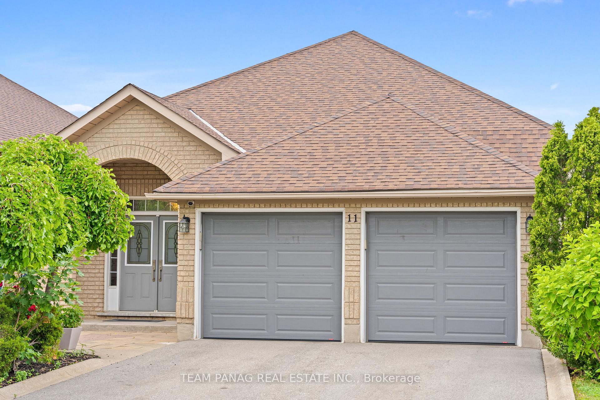 Photo 1 of 11 Larkmead Place, Brampton, Sandringham-Wellington — HOMEH