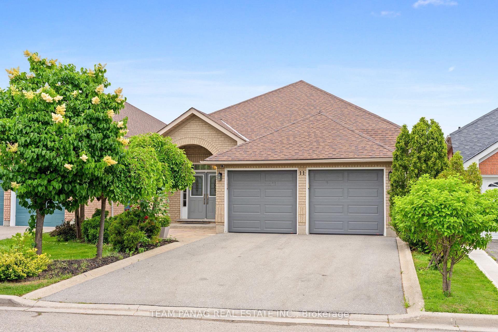 Photo 2 of 11 Larkmead Place, Brampton, Sandringham-Wellington — HOMEH