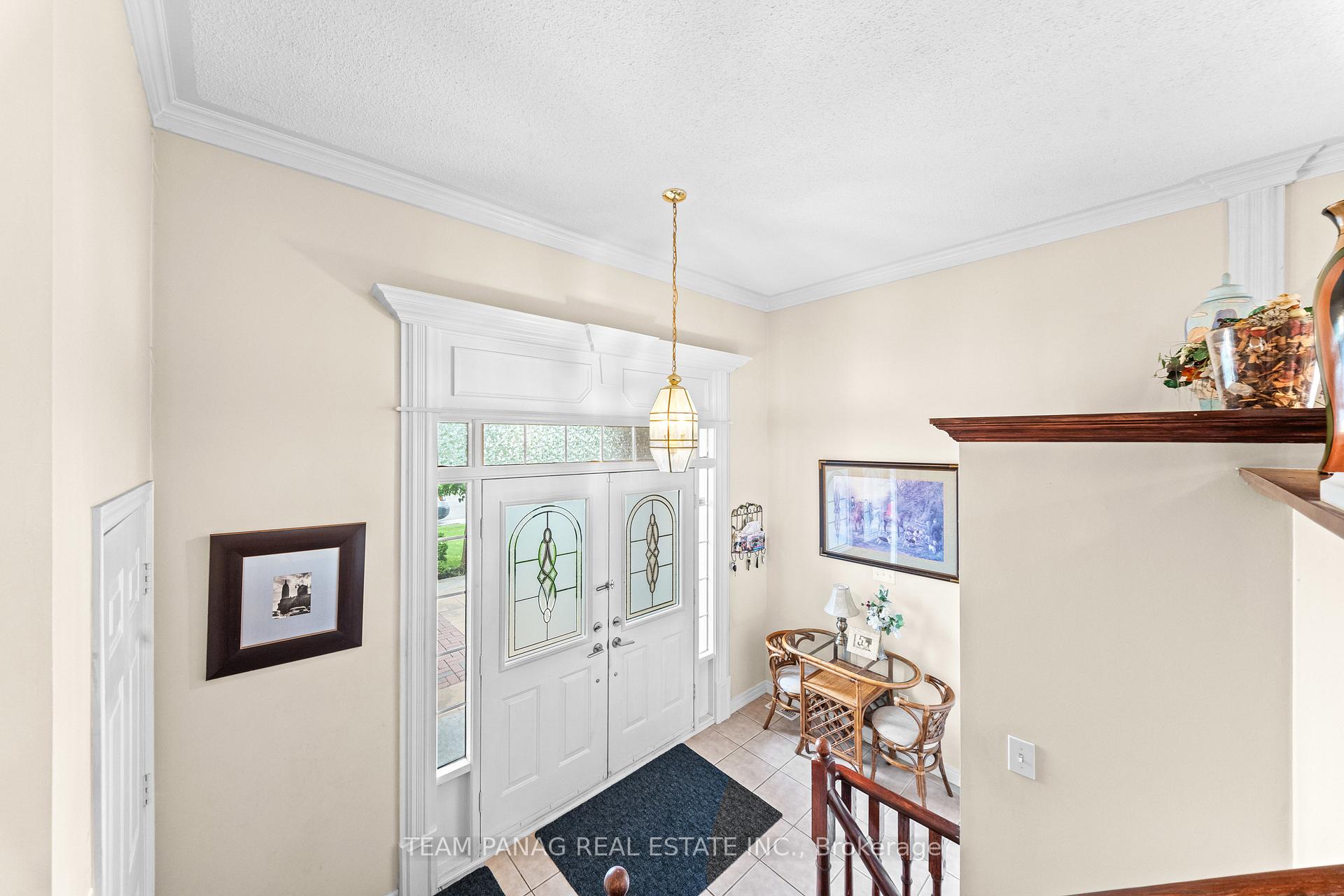 Photo 5 of 11 Larkmead Place, Brampton, Sandringham-Wellington — HOMEH